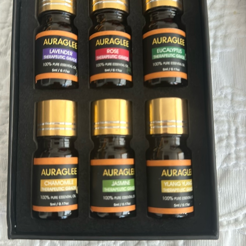 Auraglee therapeutic grade essential oils